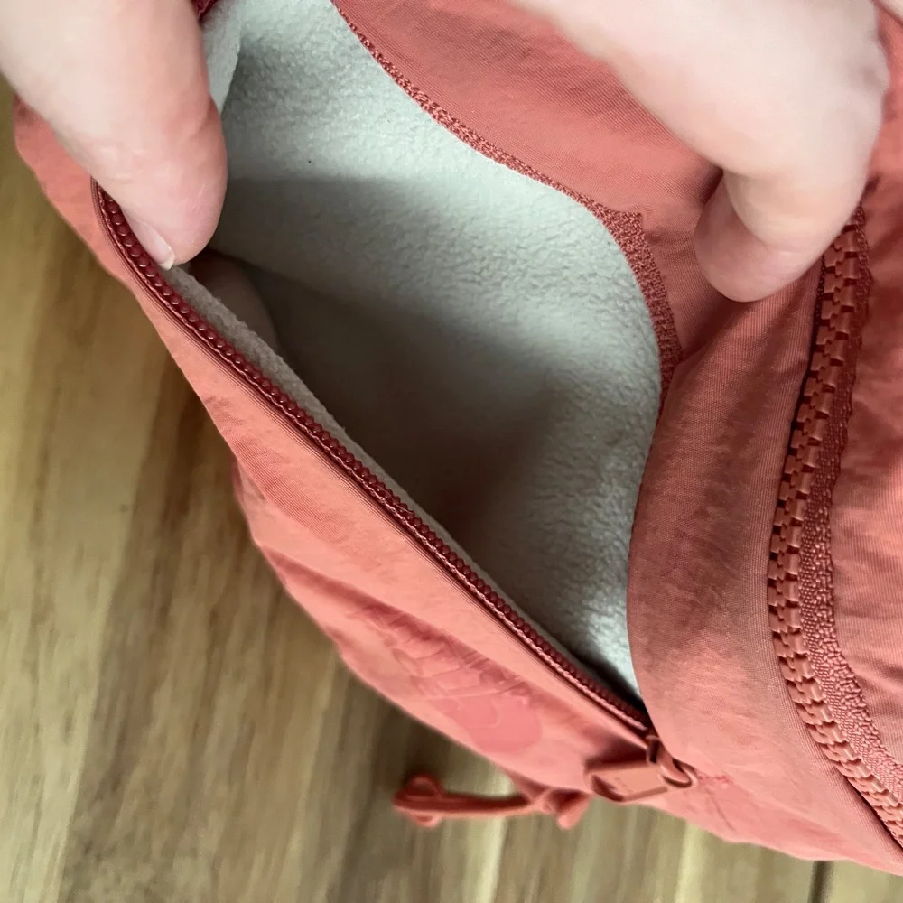 The North Face Never Stop Belt Bag - Picture 6 of 11